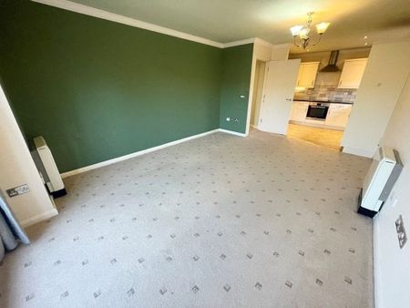 Cambridge Court, Nottingham, NG2 - Photo 2