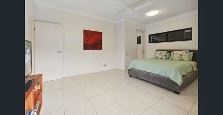 TROPICAL SANCTUARY WITH SPECTACULAR MOUNTAIN VIEWS! - Photo 4