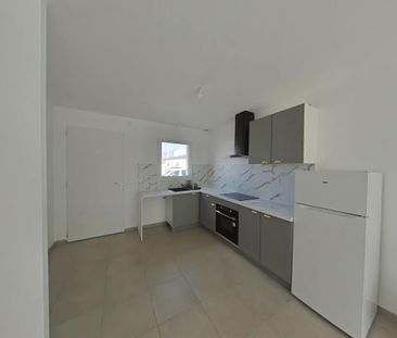 Location Maison 4 pièces 80m² ROMANS SUR ISERE 26100 - Photo 3