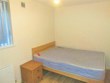 4 Bedroom Apartment, 66a Rugby Avenue, Queens Quarter, Belfast, BT7 1GZ - Photo 3