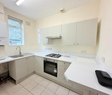 2 bedroom flat to rent - Photo 3