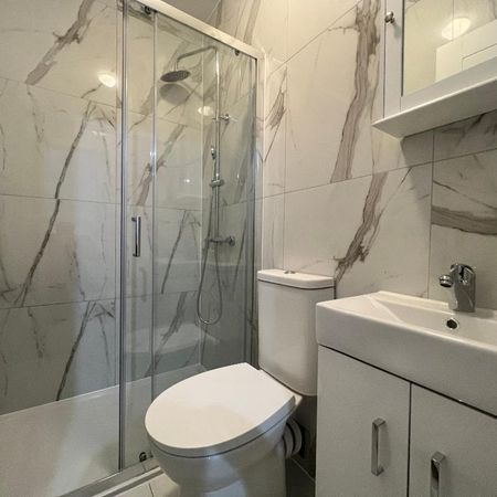 Old Oak Road, East Acton, London, W3 7HE - Photo 4