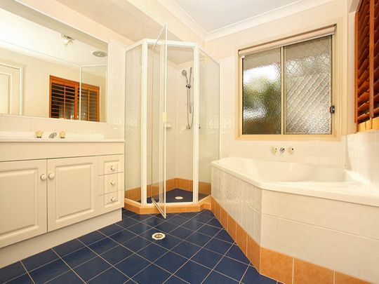 4 Leopard Tree Place, Molendinar - Photo 1