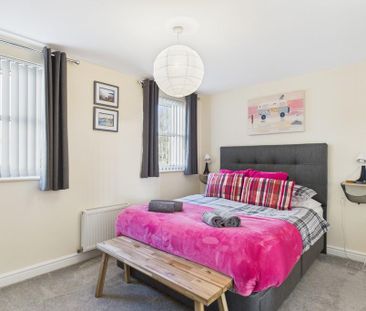 3 bedroom end of terrace house to rent - Photo 4