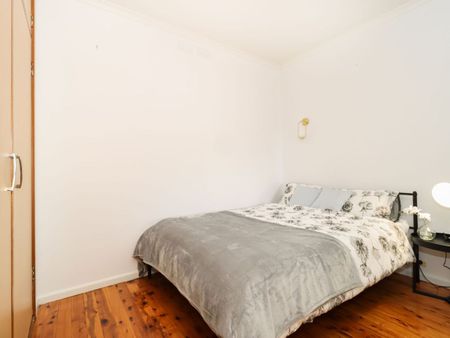 Well positioned, furnished & fresh! - Photo 5