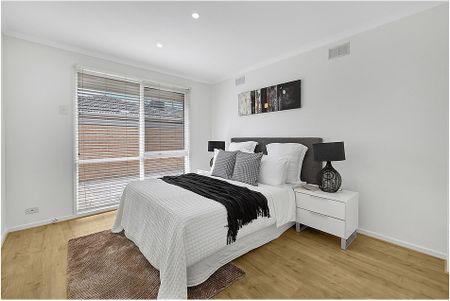 FOR RENT IN THE HEART OF HOPPERS CROSSING - Photo 3