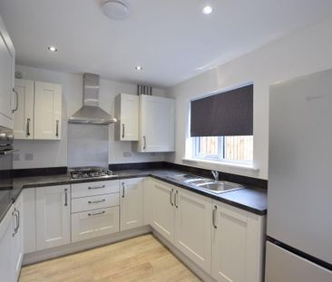 3 bedroom terraced house to rent - Photo 6