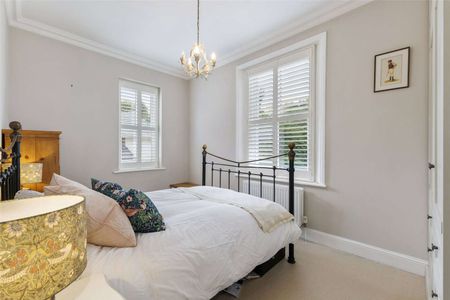 An elegant property in one of Chester's most prestigious addresses - Photo 3