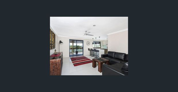 Spacious Family Home with Pool & Granny Flat in Prime Helensvale Location - Photo 1