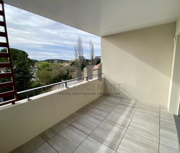 EXCEPTIONNEL T3 DERNIER ETAGE AVEC TERRASSE ET DEUX PLACES D - Photo 1