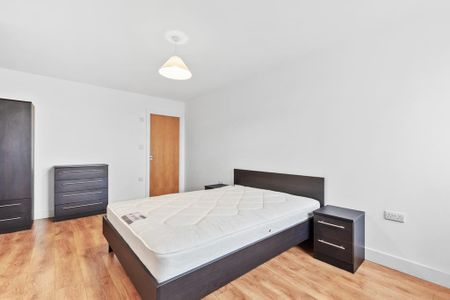 2 bedroom penthouse to rent - Photo 2