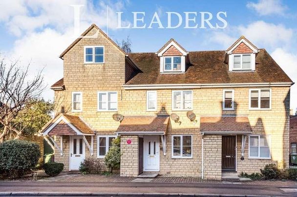 Gloucester Street, Faringdon, SN7 - Photo 1