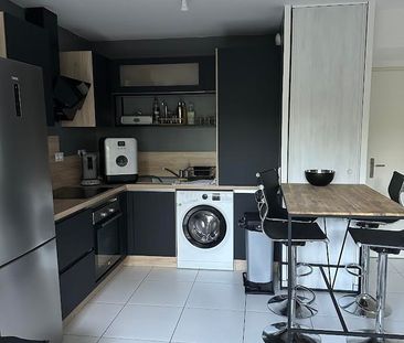 Location Appartement 2 pièces 37m² PERIGNAT LES SARLIEVE 63170 - Photo 5