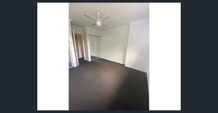 Spacious & Private! Convenient Location! - Photo 4