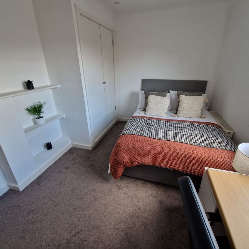 4 bedroom apartment to rent - Photo 1