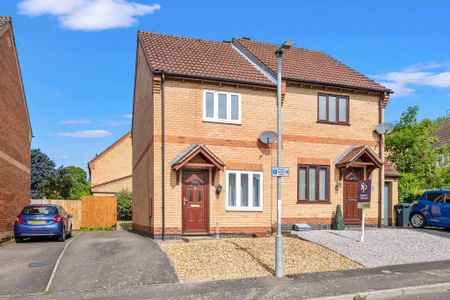 2 bedroom semi-detached house to rent - Photo 2