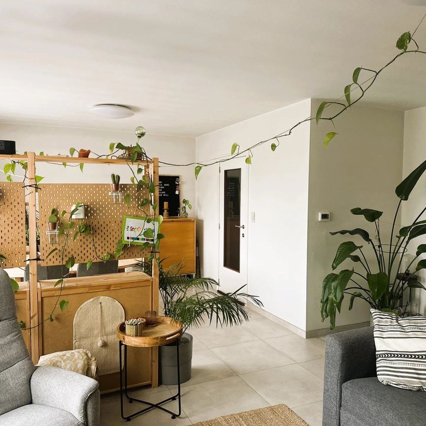 Te Huur: Comfortabel Appartement in Diepenbeek, België - Photo 1