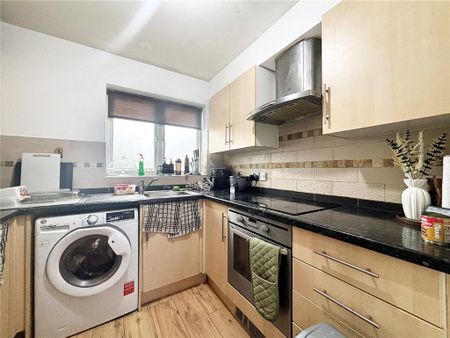 2 bedroom flat to rent - Photo 5