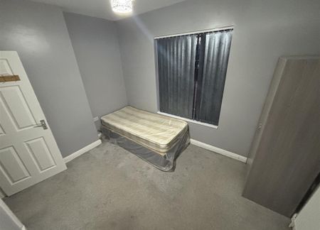 Bell Green Road, Bell Green, Coventry - Photo 3