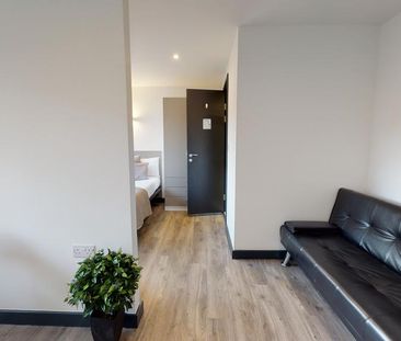 Studio to rent - Photo 1