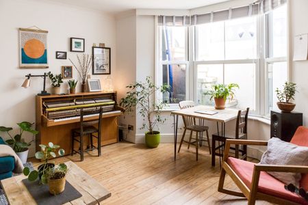 1 Bed Flat, Paston Place, BN2 - Photo 3