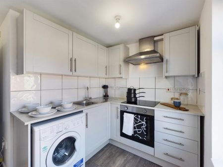56 bedroom house share to rent - Photo 2