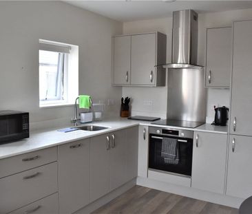 First floor apartment to the South side of town, with parking and g... - Photo 5