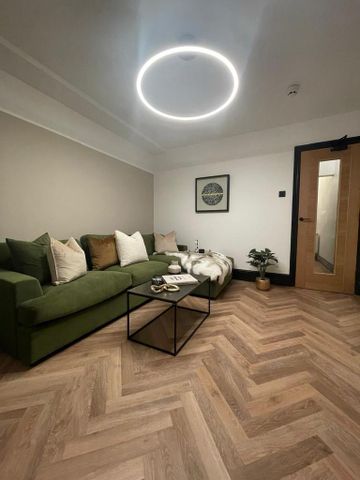 5 bedroom house to rent - Photo 2