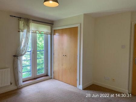 2 bedroom flat to rent - Photo 5