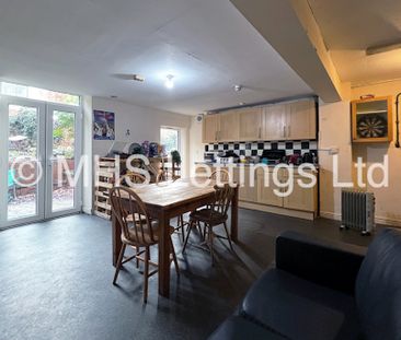 5 Bedroom Mid Terraced House for rent in Victoria Road - Photo 1