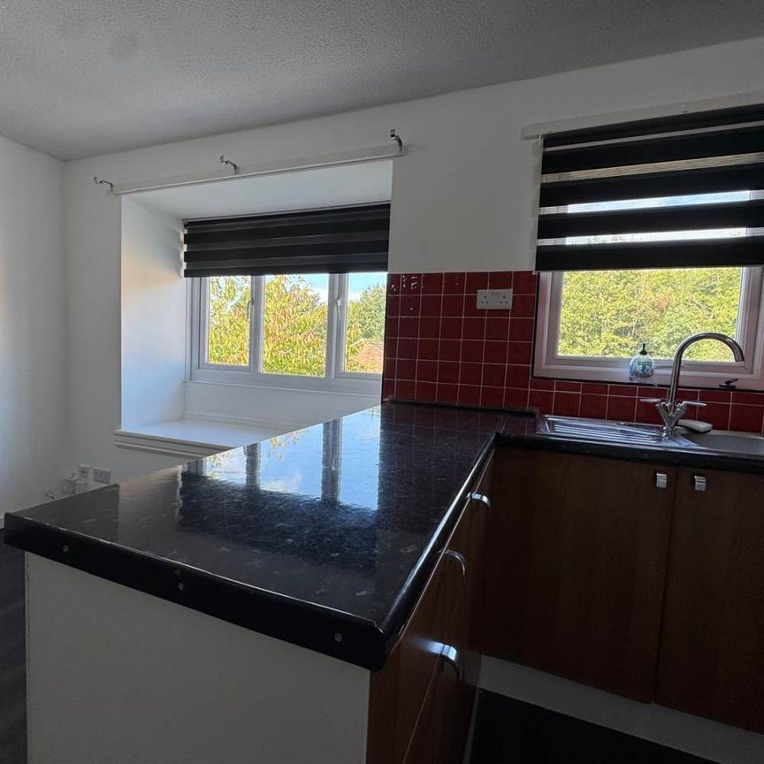 Walesby Court, Cookridge, Leeds - Photo 1