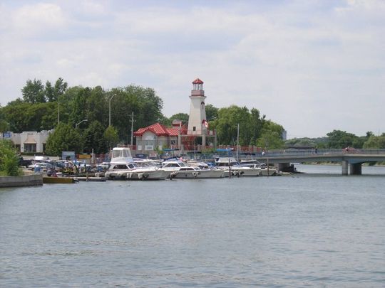 For Lease - 297 Lakeshore Road, Mississauga, Ontario - Photo 1