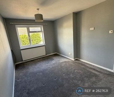 3 bedroom end of terrace house to rent - Photo 4