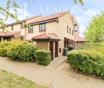 2 bedroom flat to rent The Briars, CM18 - Photo 3