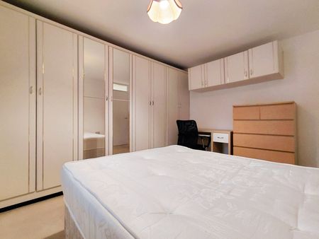 Hanger View Way, London W3 - Photo 5