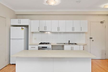 10/6-8 The Crescent, Homebush. - Photo 5