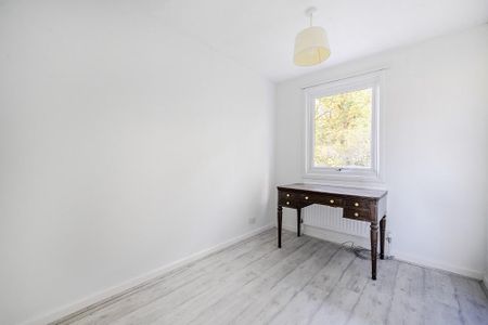 4 bedroom detached house to rent - Photo 3