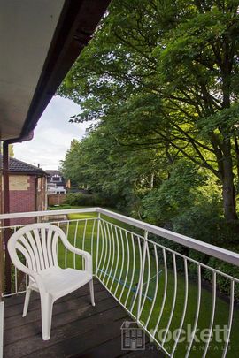 Tolkien Way, Hartshill, Stoke-On-Trent, ST4 - Photo 1