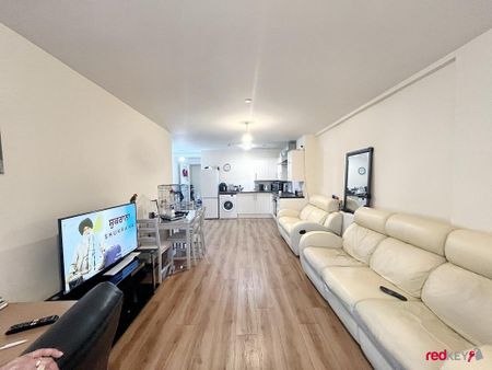 2 bedroom ground floor flat to rent - Photo 4