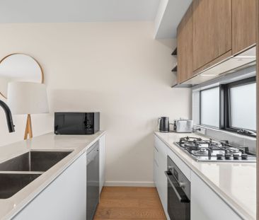 Fully Furnished, Ultra Modern, Immaculately Maintained Townhouse - Photo 4