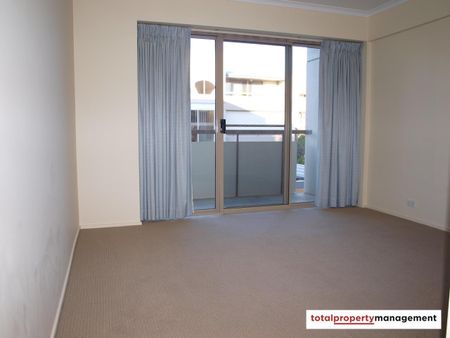 F4/2 Currie Crescent, Griffith ACT 2603 - Apartment For Rent | Domain - Photo 4