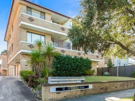 Renovated Two Bedroom Unit With Two Balconies, Internal Laundry, Lock Up Garage & Storage - Photo 4