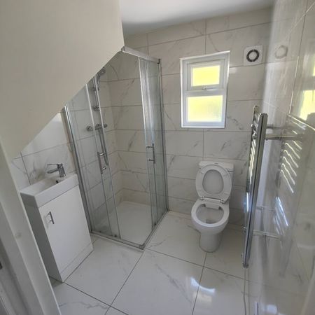 Studio Flat, Alexandra Road, CR0 - Photo 3