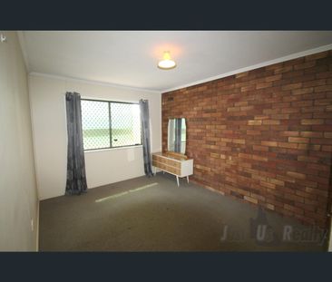 3/11 Coomber Street, Svensson Heights, Qld 4670 - Photo 2