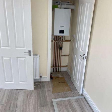 Parkgate Road, Wallington, SM6 - Photo 3