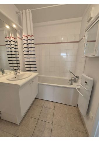 Location Appartement 2 pièces 39m² BETHUNE 62400 - Photo 5