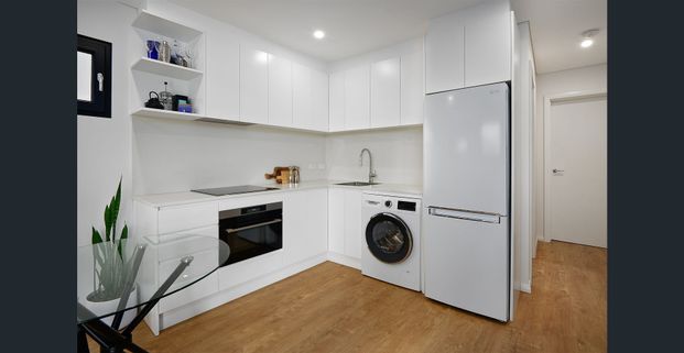 Exceptional One-Bedroom Granny Flat – All Inclusive! - Photo 1