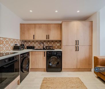 1 bedroom in a house share to rent - Photo 5