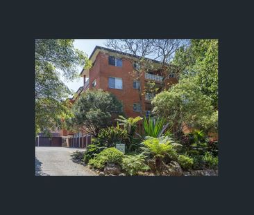 Large 2 bedrm, Convenient to Train, bus, Shops & UNI! location! - Photo 5