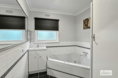 beautifully renovated four-bedroom home - Photo 3